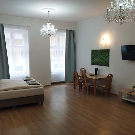 Apartments Paderewski Karlovy Vary Exterior foto