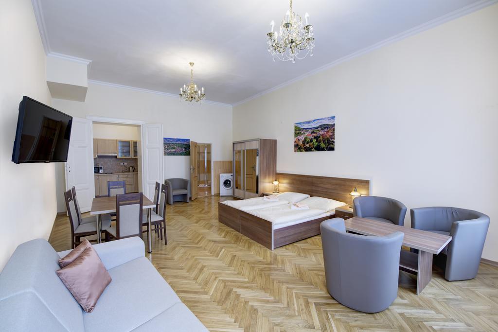 Apartments Paderewski Karlovy Vary Exterior foto