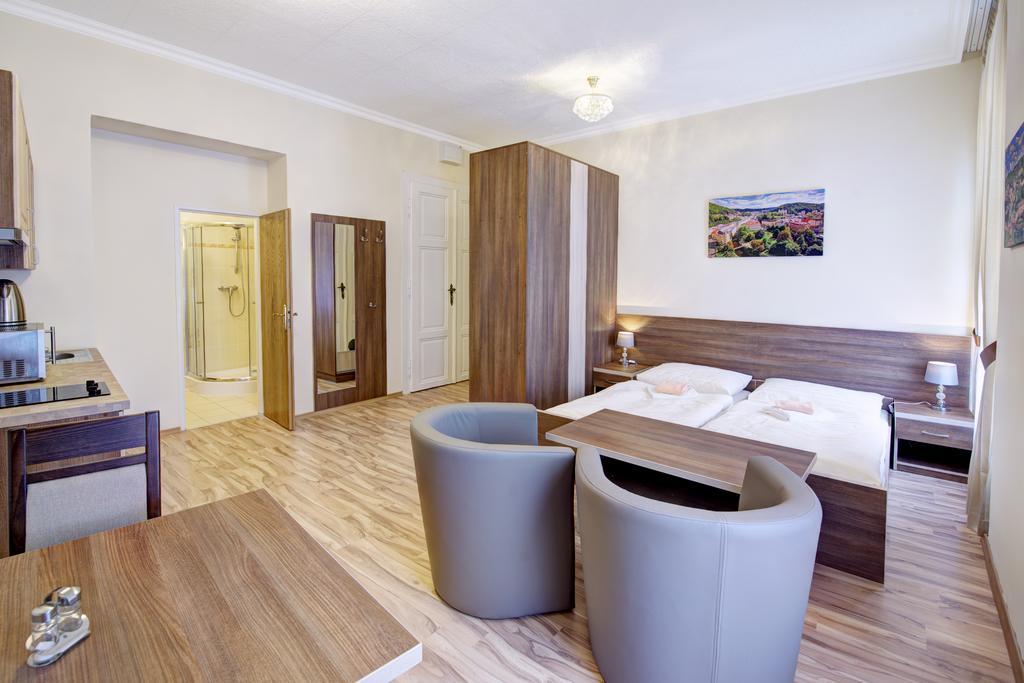 Apartments Paderewski Karlovy Vary Exterior foto